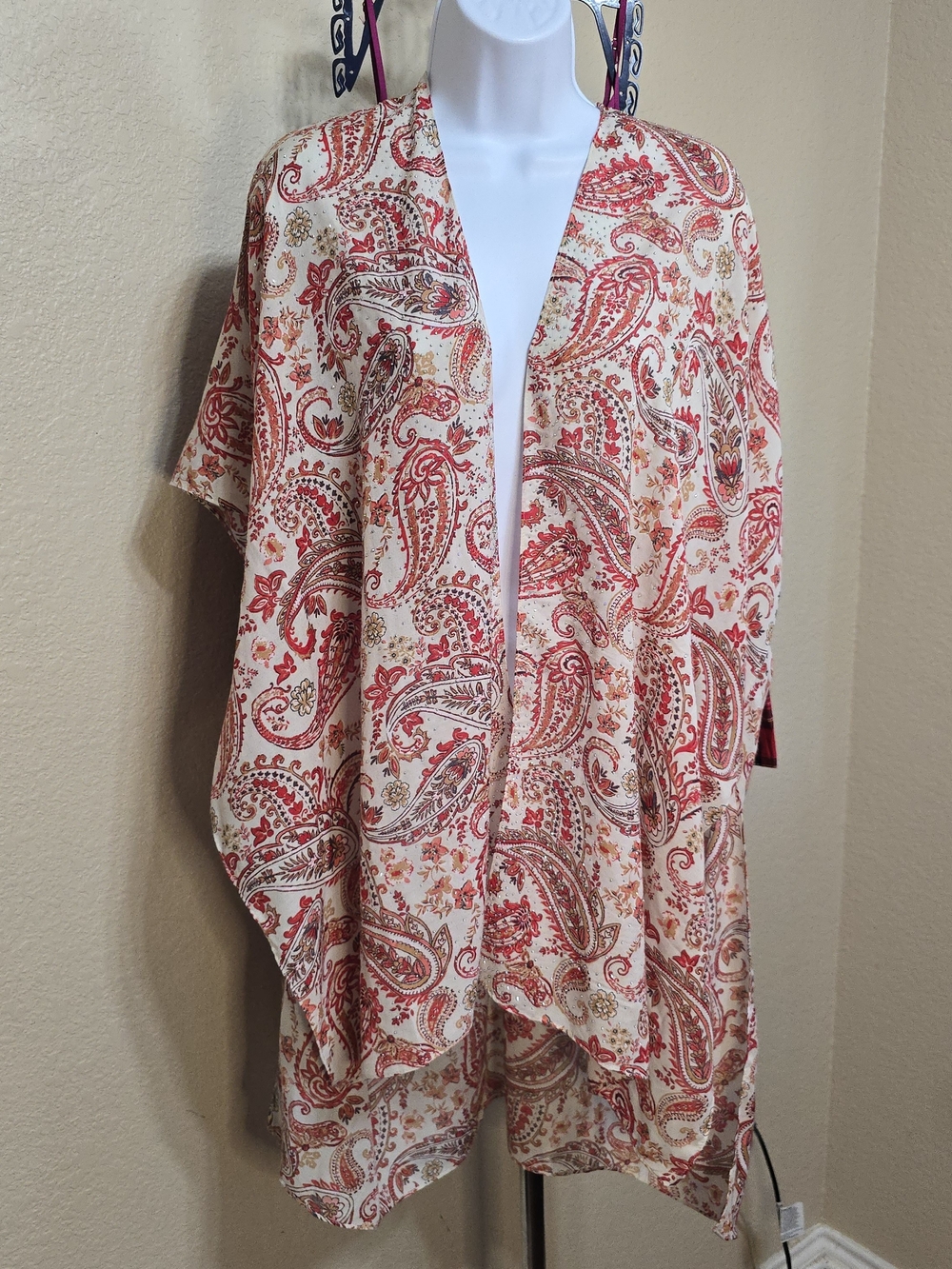 Cato Red & Cream Paisley Open-Front Kimono Cape